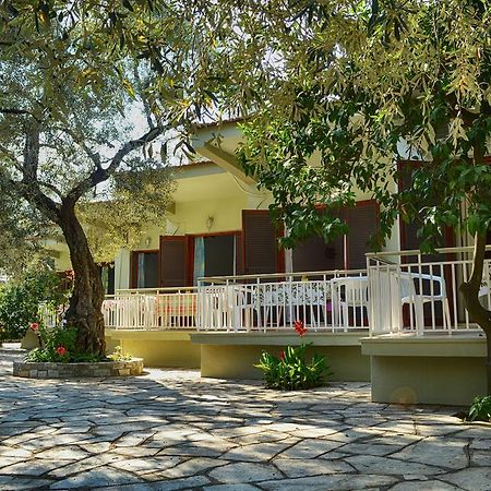 Guesthouse Irene 아피소스 외부 사진